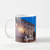 Mug Vue nocturne des escaliers et de l'église à Split, (Gauche)