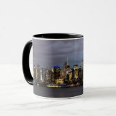 Mug Vue panoramique de début de soirée de Manhattan (Devant gauche)