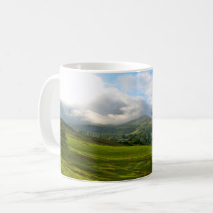 Mug Vue panoramique de la prairie de montagne