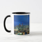 Mug Vue panoramique de Singapour la nuit, Singapour (Gauche)