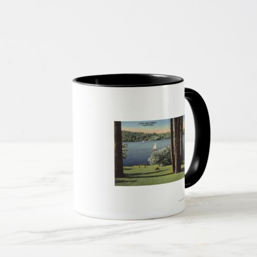 Mug Vue sur Grassy Shore & Lake (Devant droit)