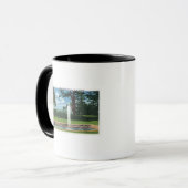 Mug Vue sur les jardins de Tanglewood et la fontaine (Devant gauche)