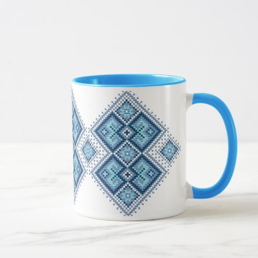 Mug Vyshyvanka ukrainien de bleu de broderie (Droite)