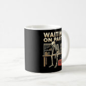 Mug Waiting On Parts Funny Skeleton Mechanic Garage (Devant droit)