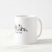 Mug Wander Wild cadeau pour les amoureux de randonnée  (Devant droit)