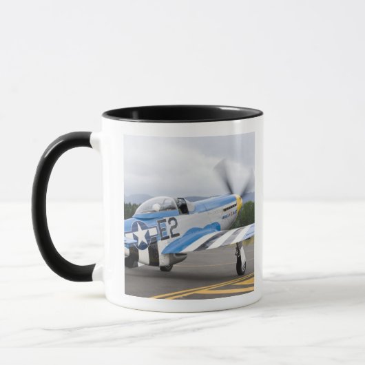 Mug Washington, Olympia, airshow. militaire (Gauche)