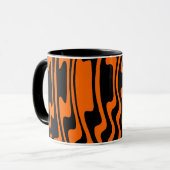 Mug Wavey Stripey - noir et orange (Devant gauche)