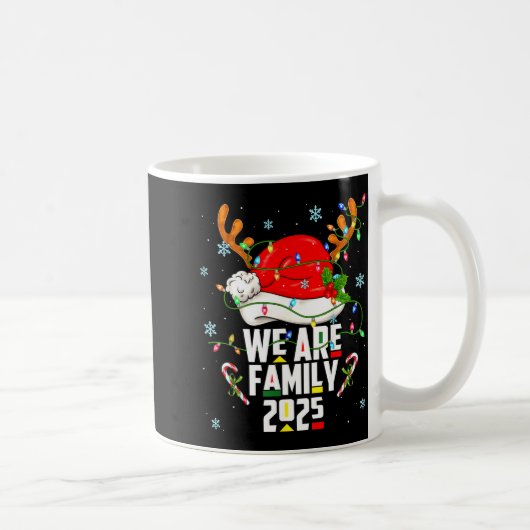 Mug We Are Family 2025 Black Christmas Tree Santa Pjs (Droite)