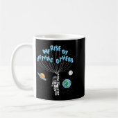 Mug We Rise Motivational Quote - Clic Fit, Short Sleev (Gauche)