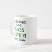 Mug what happens at class reunion (Devant gauche)