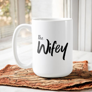 Mug Whimsical Wifey Brush Texte de script pour elle