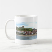 Mug Whitby dans le North Yorkshire (Gauche)