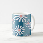 Mug White chamomile flowers on striped blue background (Devant droit)