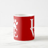 Mug White LOVE Word Chien Paws Motif sur Red Arrière - (Centre)