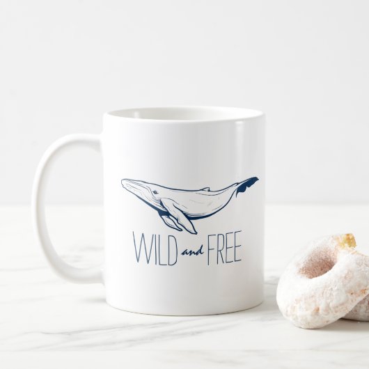 Mug Wild & Free Whale Navy Blue Beach Ocean (Avec donut)