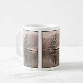 Mug Winter Wonderland Arbres À feuillage persistant La (Devant gauche)