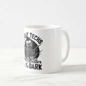 Mug X-Ray Techs Do It Better In The Dark Radiology (Devant droit)