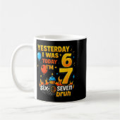 Mug Yesterday I Was 6 Today I’m 7 Six Seven Bruh Birth (Gauche)