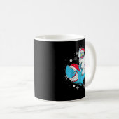 Mug Yeti Pour Fêter le requin Santa Hat Noël Pyjama Xm (Devant droit)