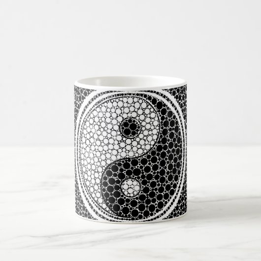 Mug Yin et art de point de Yang noir et blanc (Centre)