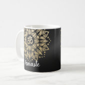 Mug Yoga Méditation Instructeur or Mandala Om Symbole (Devant gauche)