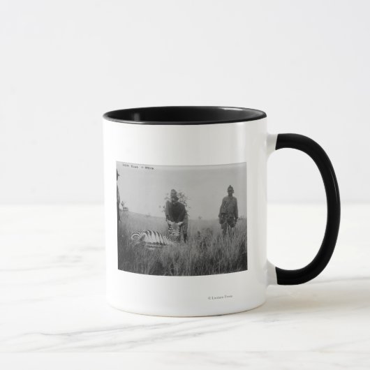 Mug Zebra tué par des autochtones en Afrique Photo (Droite)