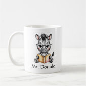 Mug Zèbre bébé mignon personnalisé lisant un livre (Gauche)