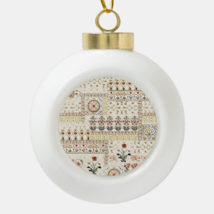 Mughal Floral Paisley: Etnische digitale elegantie Keramische Bal Ornament