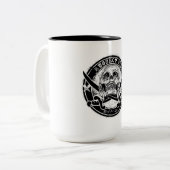 Mugshot Mic mok met twee tonijnen (Voorkant links)