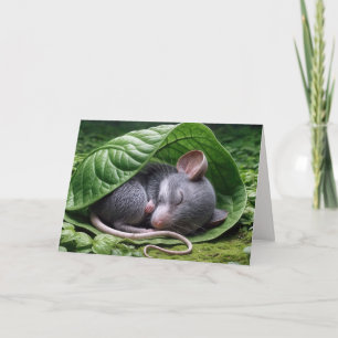 Muis die slaapt in een groen blad kaart