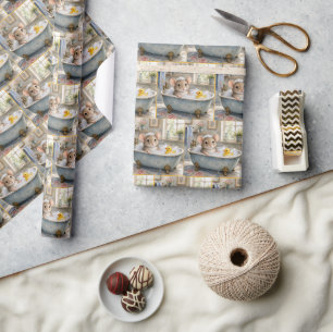 Muis in bubbelbad met gele eend cadeaupapier