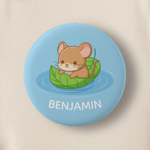 Muisje in een bladbootje blauw aangepaste naam ronde button 5,7 cm