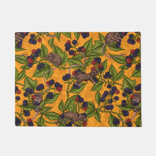 Muizen en bramen op geel deurmat (Voorkant)