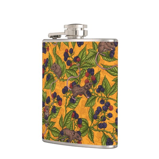 Muizen en bramen op geel heupfles (Links)