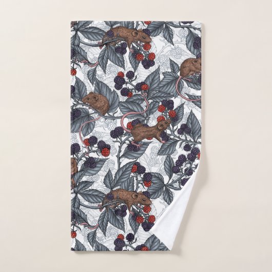 Muizen en bramen op wit bad handdoek (Handdoek)