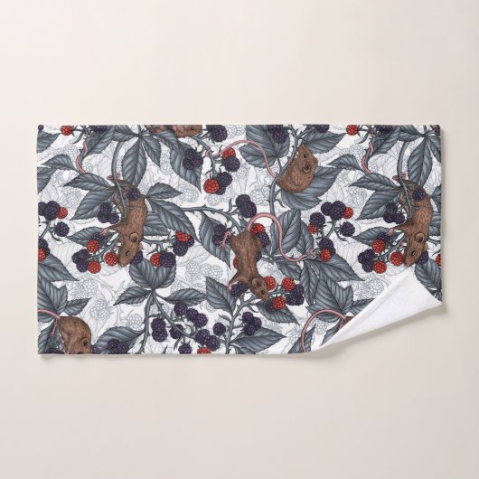 Muizen en bramen op wit bad handdoek (Handdoek)