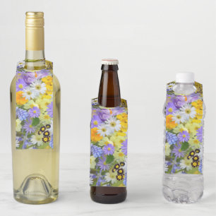 MULITCOLORED FLORAL ACHGROUND PATROON FLESSENHANGER