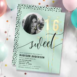 Muntgroene sprankelende Sweet 16 verjaardagsfoto Folie Uitnodiging