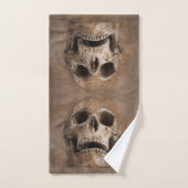 Mur grunge Brown de boue avec le crâne (Serviette à main)
