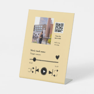Music player personalized couple love q r code tex reclamebord met voetstuk