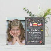 Musique Anniversaire Invitation Chalkboard Photo (Debout devant)