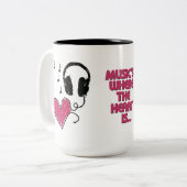 Musique où le coeur est tasse d'écouteurs de coeur (Devant gauche)