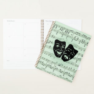 Musique verte et masques grecs de théâtre
