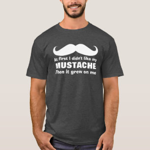 Mustache groeide op me t-shirt