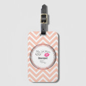 Mustache & Lips Mr. & Mrs. Peach Chevron Custom Bagagelabel (Voorkant (verticaal))