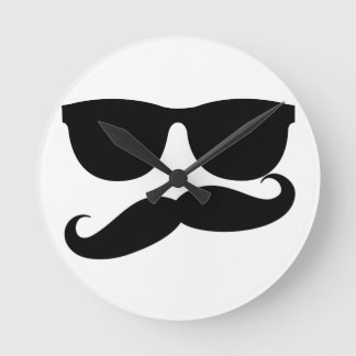 Mustache Man Ronde Klok