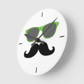 Mustache noire Verte lunettes de soleil Horloge mu (Angle)