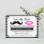 Mustache & Roze Lippen Bruiloft Streep Save the Da Date (Staand voorkant)