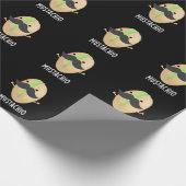 Mustachio Funny Pistachio Mustache Pun Dark BG Cadeaupapier (Hoek)