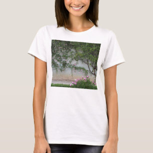 Muur van roze rozen, Florence Italië T-shirt